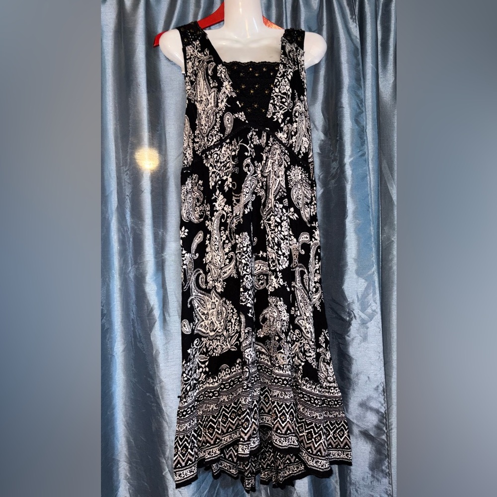 Elegant Black and White Paisley Dress